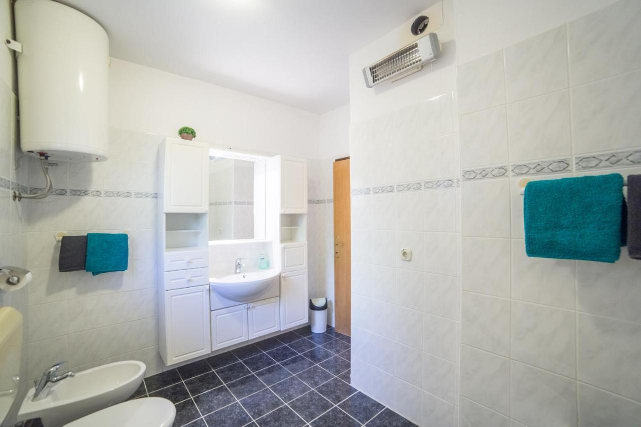 Apartment Jadranka Brist Εξωτερικό φωτογραφία
