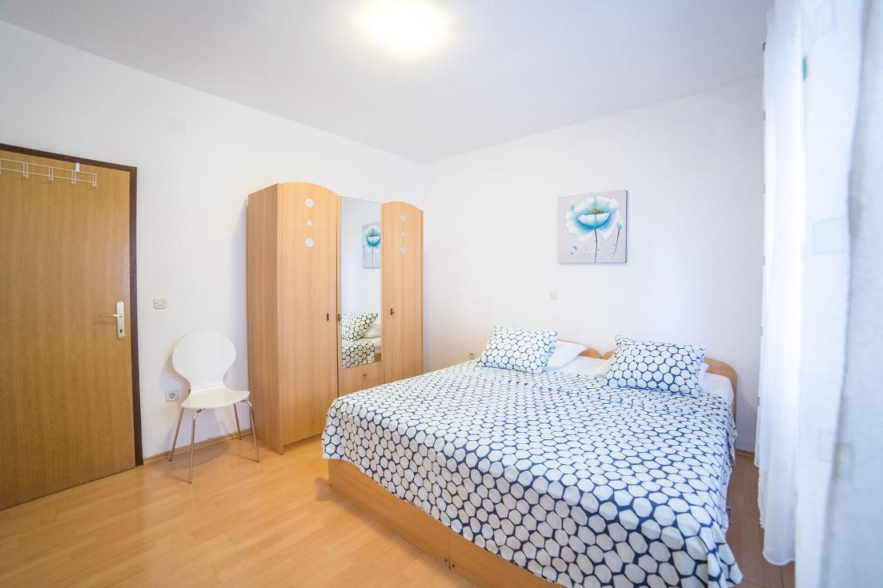 Apartment Jadranka Brist Εξωτερικό φωτογραφία