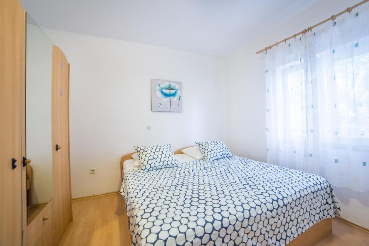Apartment Jadranka Brist Εξωτερικό φωτογραφία