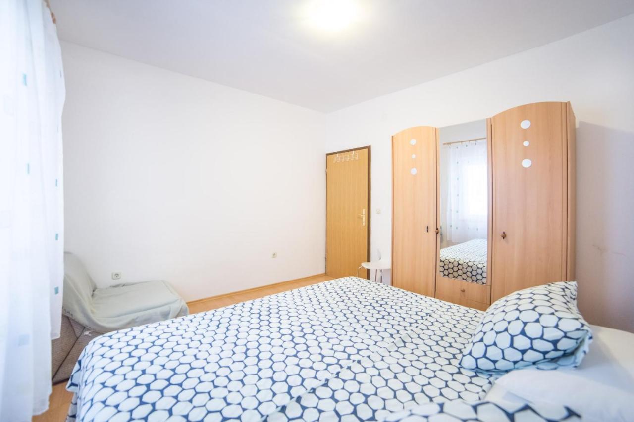 Apartment Jadranka Brist Εξωτερικό φωτογραφία